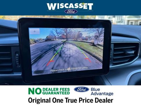 Certified 2022 Ford Explorer XLT w/ Equipment Group 202A image 11