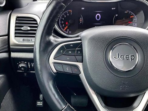 Used 2021 Jeep Grand Cherokee Laredo X AWD/4WD image 18