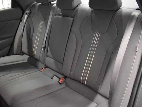 Used 2025 Hyundai Elantra SEL FWD image 7