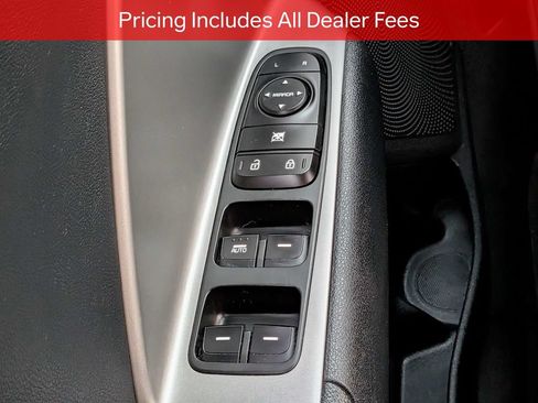 Used 2019 Kia Niro FE FWD image 24