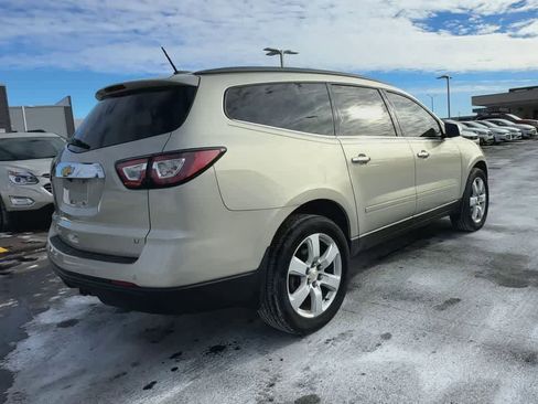 Used 2017 Chevrolet Traverse LT w/ Style and Technology Package image 8