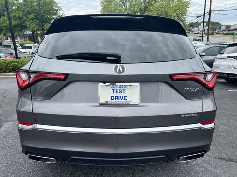 Certified 2023 Acura MDX SH-AWD image 4