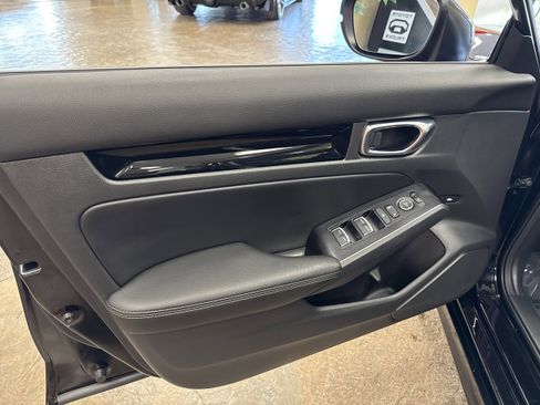 Used 2022 Honda Civic Touring image 25