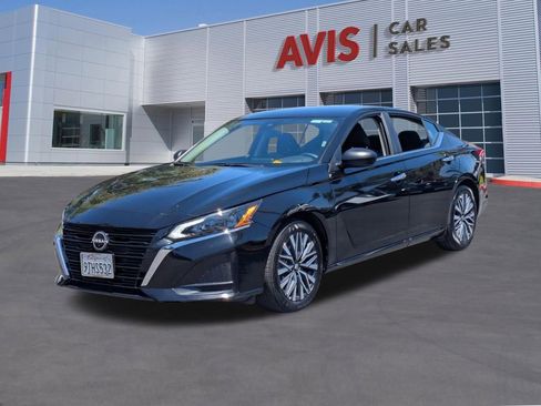 Used 2025 Nissan Altima 2.5 SV FWD image 1