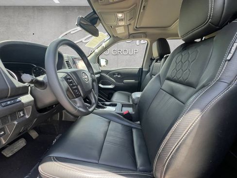 Used 2022 Nissan Frontier SV w/ SV Premium Package AWD/4WD image 19