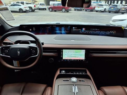 New 2026 Lincoln Navigator L Reserve AWD/4WD image 10
