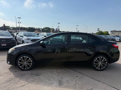 Used 2015 Toyota Corolla LE FWD image 4