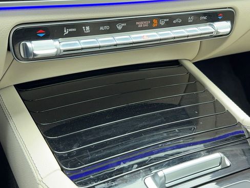 Used 2025 Mercedes-Benz GLS 450 4MATIC w/ AMG Line Exterior image 32