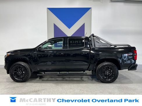 Used 2025 Chevrolet Colorado Z71 w/ Midnight Edition AWD/4WD image 9
