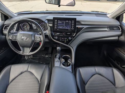 Used 2024 Toyota Camry SE image 14