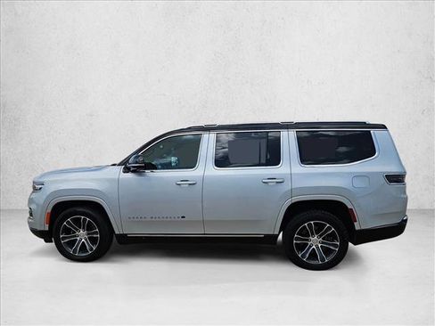 Used 2023 Jeep Grand Wagoneer 4WD image 9