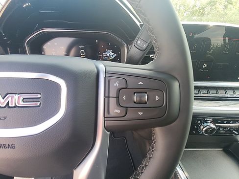 New 2025 GMC Sierra 2500 SLT w/ SLT Convenience Package image 21