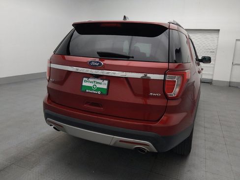 Used 2017 Ford Explorer XLT w/ Equipment Group 202A AWD/4WD image 7