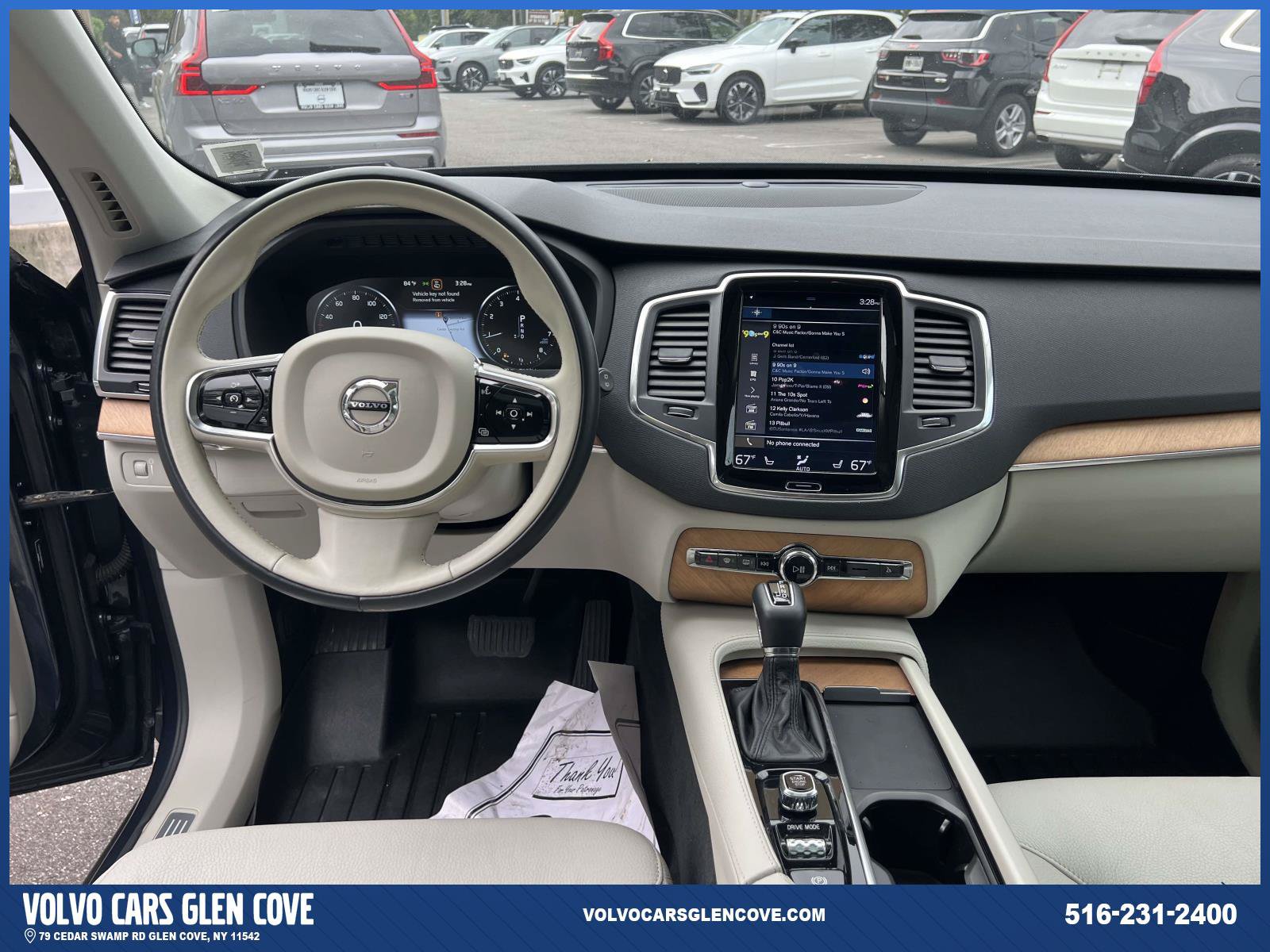 Used 2021 Volvo XC90 T6 Momentum w/ Climate Package AWD/4WD image 12