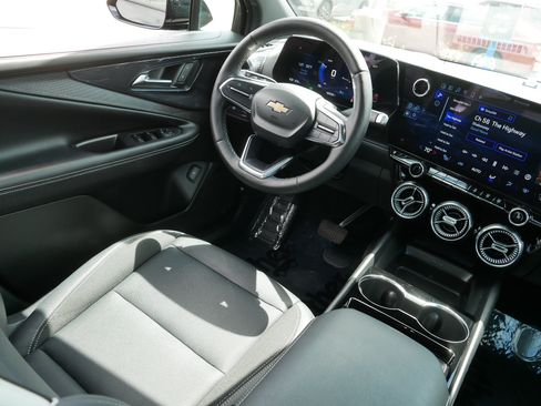 Used 2024 Chevrolet Blazer EV LT AWD/4WD image 9