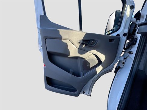 Used 2023 Ford Transit 350 XLT image 6