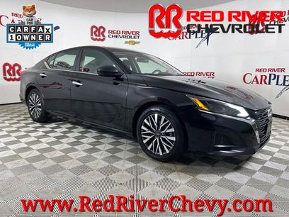 Used 2023 Nissan Altima 2.5 SV