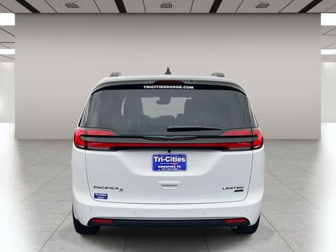 New 2026 Chrysler Pacifica Limited w/ S Appearance Package image 4