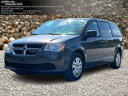 Used 2018 Dodge Grand Caravan SE w/ UConnect Hands-Free Group