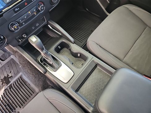 Used 2024 Nissan Frontier SV image 22