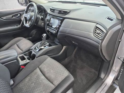 Used 2020 Nissan Rogue SV FWD image 21