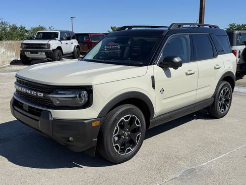 Used 2025 Ford Bronco Sport Outer Banks w/ Outer Banks Tech Package+ AWD/4WD image 5