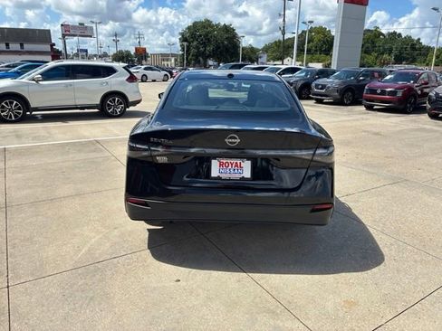 Used 2026 Nissan Sentra SV w/ Floor Mat Package FWD image 6