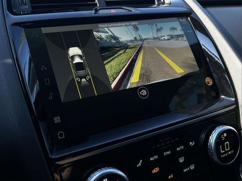 Used 2024 Jaguar E-PACE R-Dynamic SE image 28