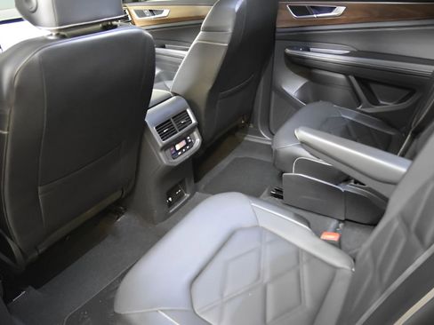 Used 2024 Volkswagen Atlas SE image 31