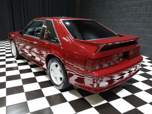 Used 1990 Ford Mustang GT RWD image 26