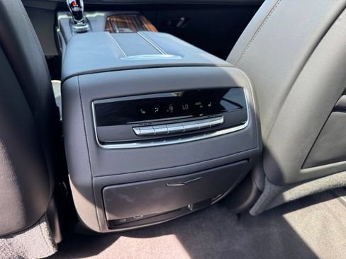 Certified 2024 Cadillac Escalade Premium Luxury w/ Performance Package AWD/4WD image 21