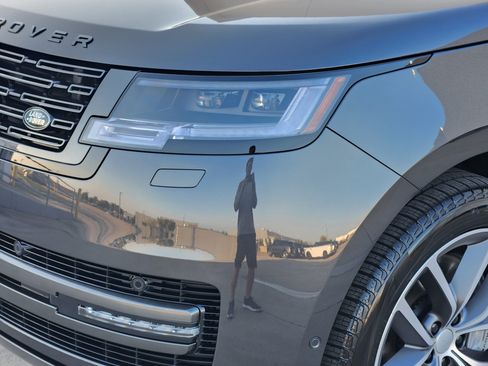 New 2025 Land Rover Range Rover SE image 9