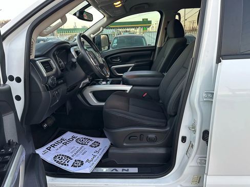 Used 2019 Nissan Titan SV w/ SV Convenience Package AWD/4WD image 20