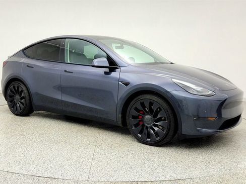 Used 2022 Tesla Model Y Performance AWD/4WD image 3