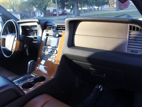 Used 2014 Lincoln Navigator 2WD w/ Equipment Group 101A image 42