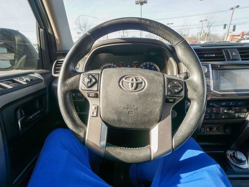 Used 2018 Toyota 4Runner Limited AWD/4WD image 20