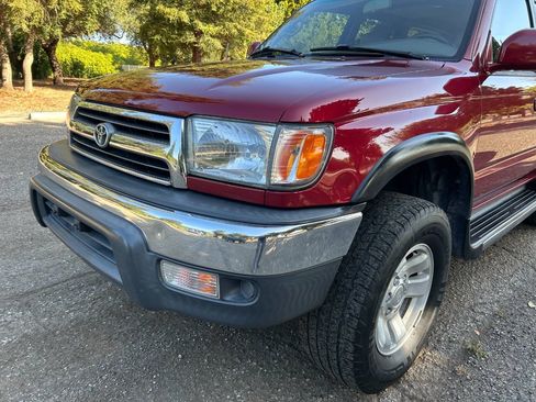 Used 2000 Toyota 4Runner SR5 w/ Upgrade Value Pkg 2 AWD/4WD image 5