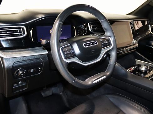 Used 2022 Jeep Wagoneer Series III w/ Premium Group I image 41