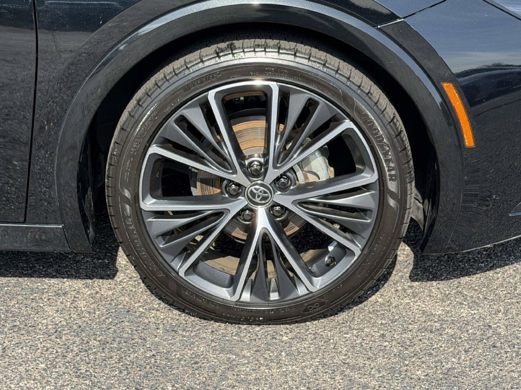 Certified 2023 Toyota Prius XLE FWD image 25