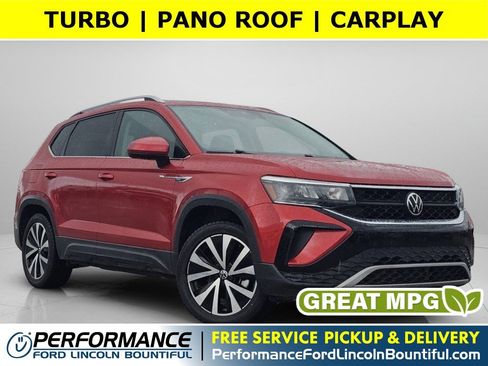 Used 2023 Volkswagen Taos SE w/ Panoramic Sunroof Package AWD/4WD image 1
