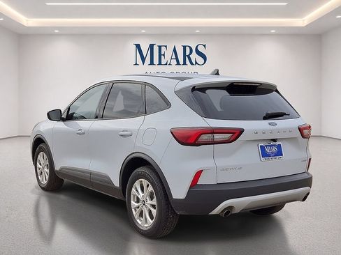 Used 2025 Ford Escape Active AWD/4WD image 3