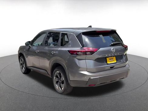 Used 2025 Nissan Rogue SV FWD image 11