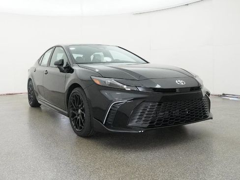 Used 2026 Toyota Camry SE image 33