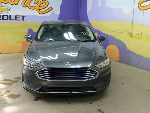Used 2020 Ford Fusion SE FWD image 3