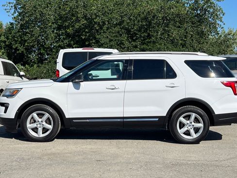 Certified 2019 Ford Explorer XLT w/ Equipment Group 201A FWD image 7