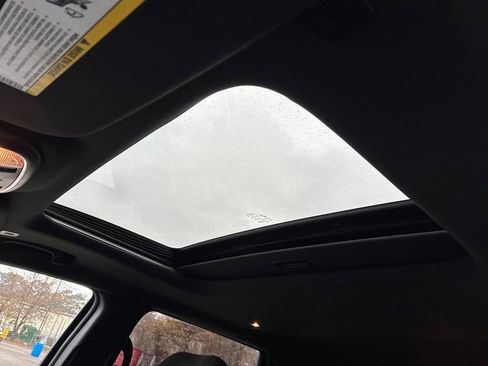 Used 2018 Jeep Grand Cherokee Laredo image 21