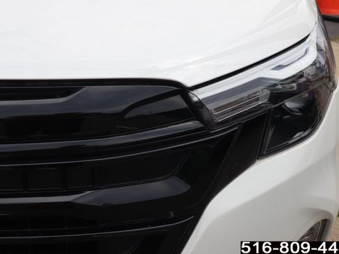 Used 2025 Subaru Forester Sport AWD/4WD image 9