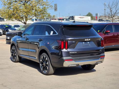 New 2025 Kia Sorento EX w/ Panoramic Sunroof Package image 4