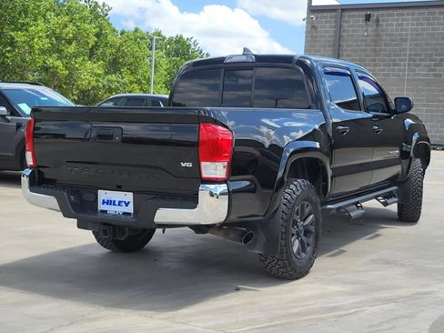 Used 2017 Toyota Tacoma SR5 w/ Tow Package RWD image 4