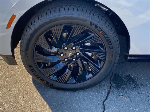 New 2025 Lincoln Navigator Reserve w/ Jet Appearance Package image 5